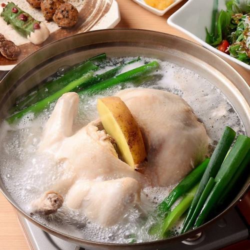 きんざん名物【タッカンマリ鍋】をご賞味ください。