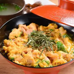 Oyakodon (chicken and egg rice bowl) served with rice cooked in a traditional pot (regular size)