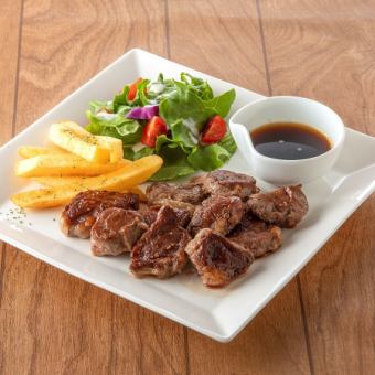 牛ヒレ肉のカットステーキ ~ギネスソース~