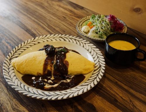 Lamp特製オムライスランチ【サラダ/季節のスープ/オムライス※ソースをお選びください】