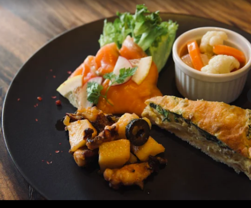 特色小酒館菜餚