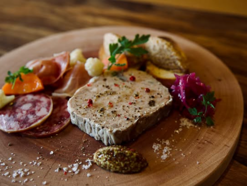 享受正宗法式小酒館風味