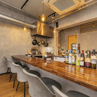 おひとり様やデートシーンに大人気のカウンター席♪