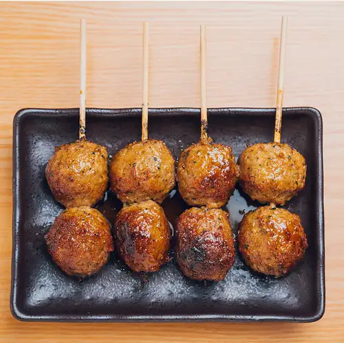 1本1本丁寧に焼き上げる焼鳥