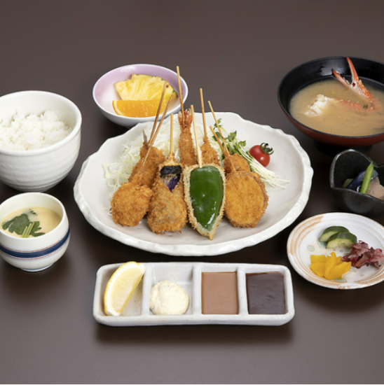 昼ご膳やお得なランチセットもご用意！ご家族みんなで楽しめる♪