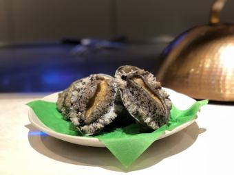 Comes with dancing live abalone♪ Perfect for birthdays, anniversaries, and dates! [Elegance course, 10 dishes, 9,680 yen]