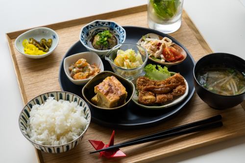 御料鶴小鉢膳