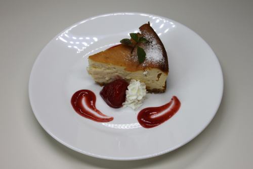 濃厚チーズケーキ ICHIGONOMIソース　+　ソフトドリンク