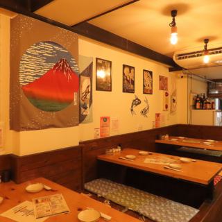 We have sunken kotatsu seats, perfect for gatherings with close friends or girls' get-togethers. Please sit back and relax on our gorgeously colored cushions!