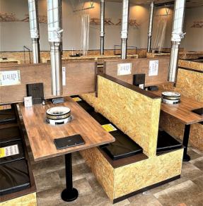 6名様まで座ることができます。