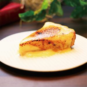 Brulee-style cheese tart