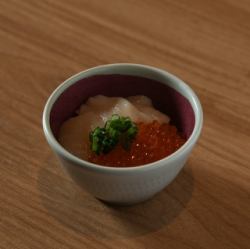 ホタテといくらのミニ丼