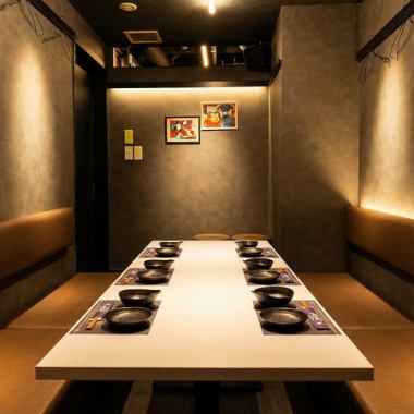 【5~8名様個室】落ち着いたソファー個室も完備。会話と極薄ラムしゃぶを自分たちのペースで。会食から小宴会まで、上質な時間をお約束します。