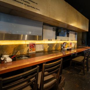 カウンター席。一人焼肉が最近増えてきております！お気軽に♪