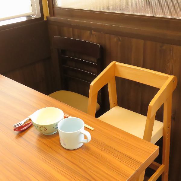 お子様連れも大歓迎。お子様用の食器や椅子はもちろん、メニューもお子様が美味しく食事をできるよう工夫をしております。家族みんなで韓丼の味をお楽しみいただけます。