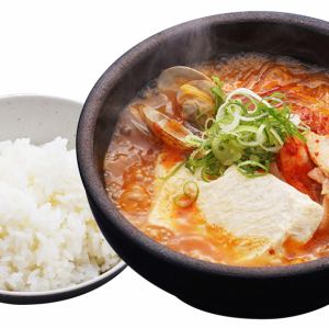 돼지 김치순 두부 정식 밥