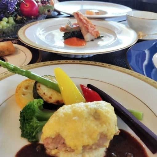 新品★音乐会晚餐 <共9道菜> 6,350日元 包含鱼类菜肴、主菜和甜点 ☆ 含面包和咖啡