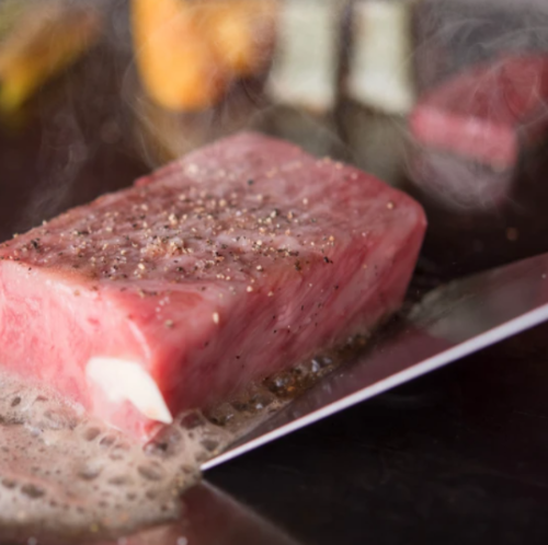 円　鮑・伊勢海老・和牛ステーキを楽しめる贅沢なコース