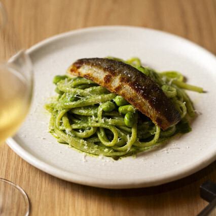 季節食材と独創的な組み合わせで仕立てる特製コース