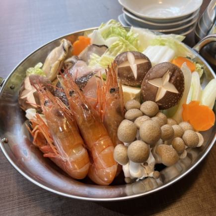 냄비 코스【프리미엄 음방 120분 첨부】꼬치구이 3개 모듬이나 해물 찌개 냄비 등 전 7품⇒5000엔(부가세 포함)