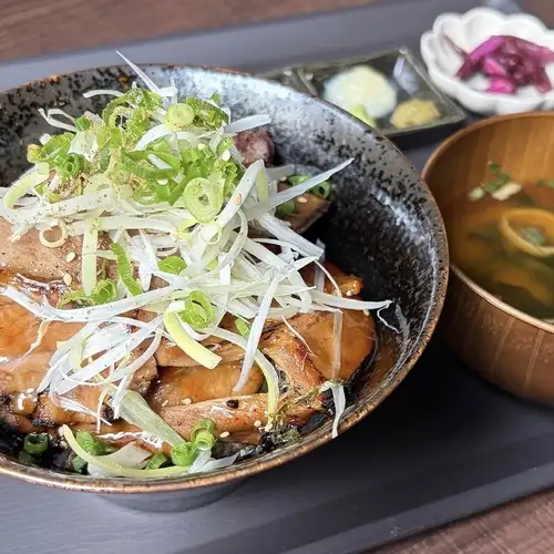 炙りローストポーク丼
