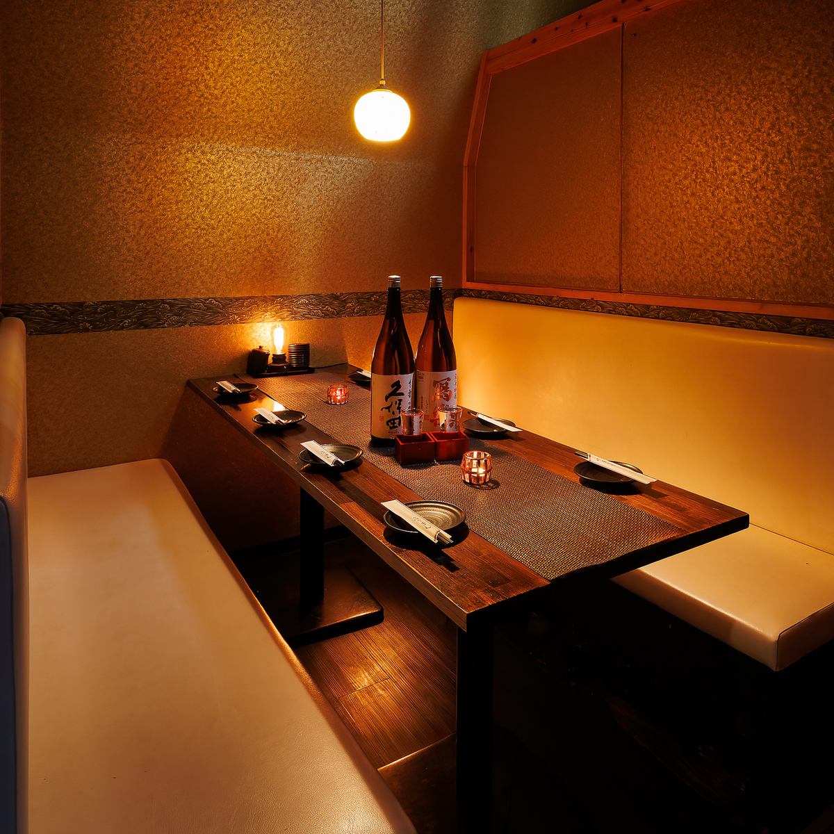 We have private rooms available for small groups! Enjoy a relaxing time in a space overflowing with Japanese charm...♪