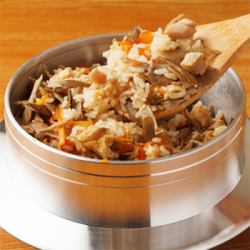 陶罐裡的時令蔬菜