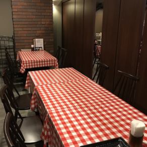 16名までOKの仕切られた半個室です。プライベートな空間で、ご家族やご友人同士でのお食事、ママ友会、女子会など幅広いシーンにおすすめです◎快適なお席と温かい雰囲気で、心地よい時間を過ごせます♪当店こだわりのイタリアンと美味しいお酒で素敵なひと時をお楽しみください。宴会にぴったりのコースもあります！