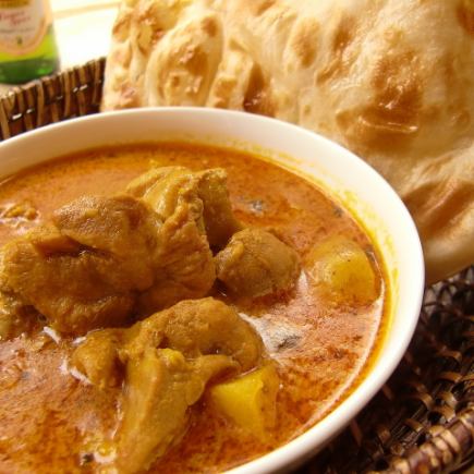  ♪選べるカレー&焼きたてナンのお代わりOK♪【飲み放題付きボリュームコース5000円】