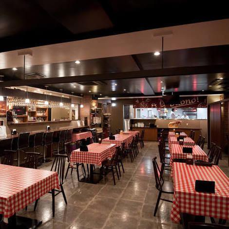 約100席の広々とした店内!