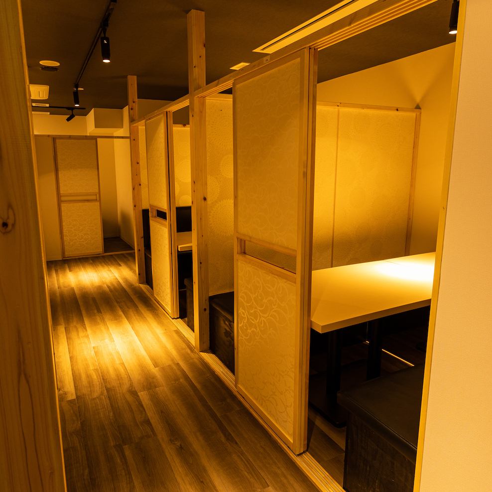 [Guide to a completely private room] The modern Japanese interior is perfect for dates, banquets, and entertainment.
