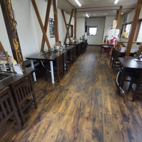 明るく開放感溢れる店内◎鉄板を囲む至福のひととき♪