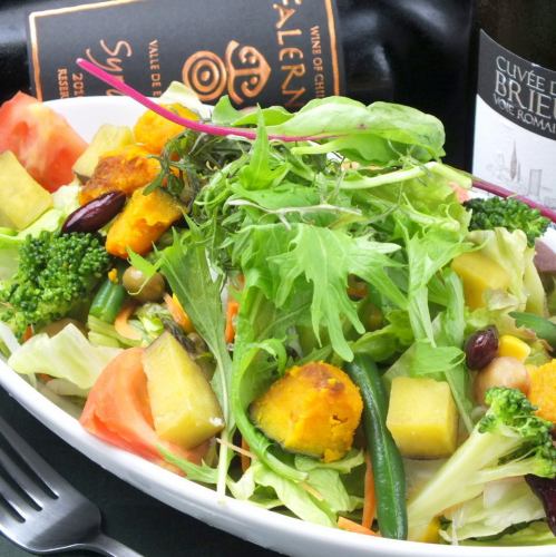 12 items of raw vegetable salad