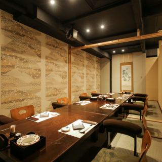 我們有一間擁有寧靜氛圍的日式私人房間☆請用於娛樂和麵對面等重要用餐。
