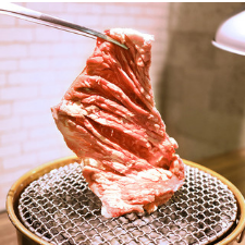 Japanese black beef female beef carefully selected with a certain connoisseur, A5 rank brand beef