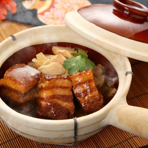 コース料理は3種類ご用意しております。各種宴会、歓送迎会も是非当店で！