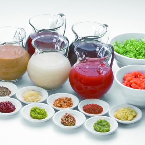 タレや薬味など種類豊富