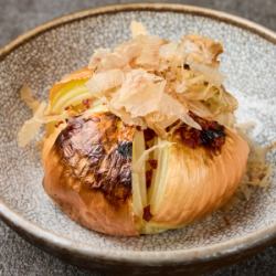 鰹節香る玉ねぎの丸焼き