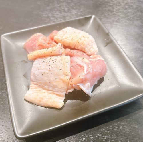 홍 후지 닭 소금 닭 모모 구이