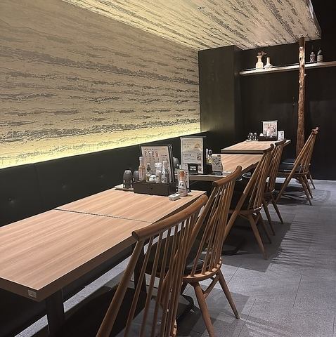 The interior is calm and modern.Perfect for dining with important people or entertaining guests.