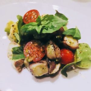 タコとアボカドのマリネ ジェノベーゼソース