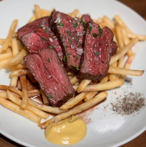 牛ステーキフリット（赤ワインソース）