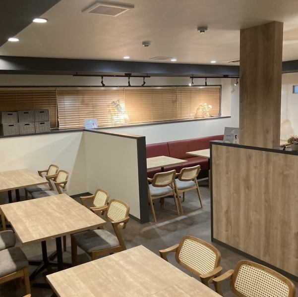【最大席数60名様まで】大人数でもOK！広々とした空間が魅力的なお店です。自慢のそうめんや天ぷらを、ランチタイムもディナータイムも楽しめる。ご宴会コースもあるので、ファミリーでのご利用も会社宴会でのお越しもOKです！