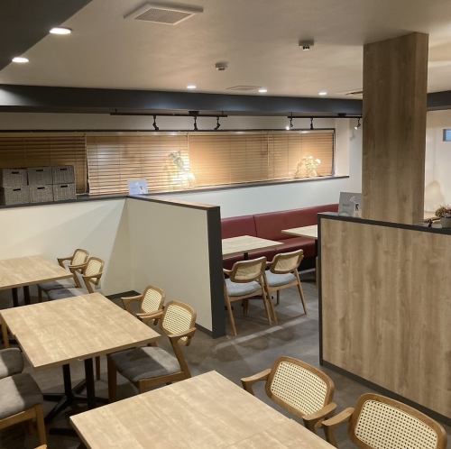 <p>【最大席数60名様まで】大人数でもOK！広々とした空間が魅力的なお店です。自慢のそうめんや天ぷらを、ランチタイムもディナータイムも楽しめる。ご宴会コースもあるので、ファミリーでのご利用も会社宴会でのお越しもOKです！</p>