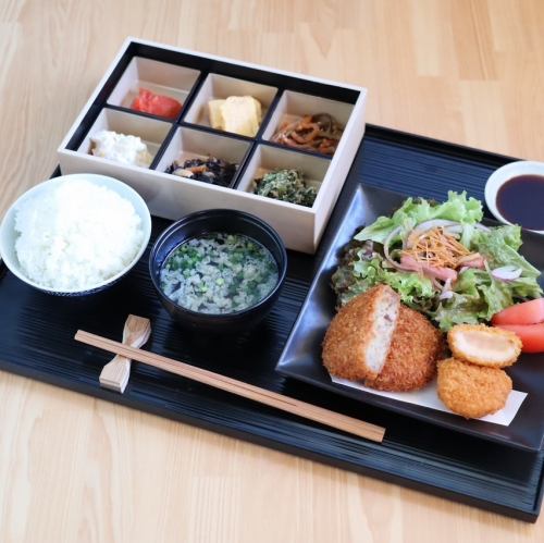 コロッケ定食
