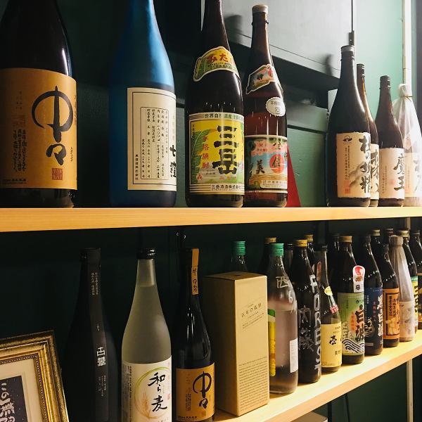 お料理との相性抜群な焼酎・日本酒が勢ぞろい！