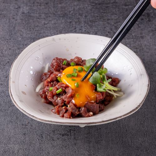 仙台牛の和牛ユッケ