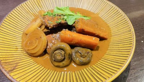 フランス風牛タン煮込