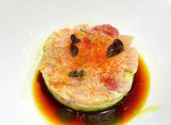 ブリとアボ力ドのタルタル仕立て