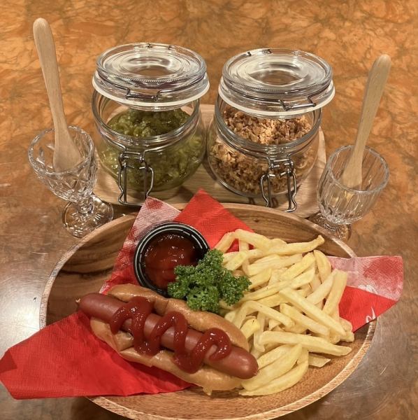 【ついつい食べる手が止まらない♪美味しいお酒のアテには最高のセットメニュー】1200円(税抜)